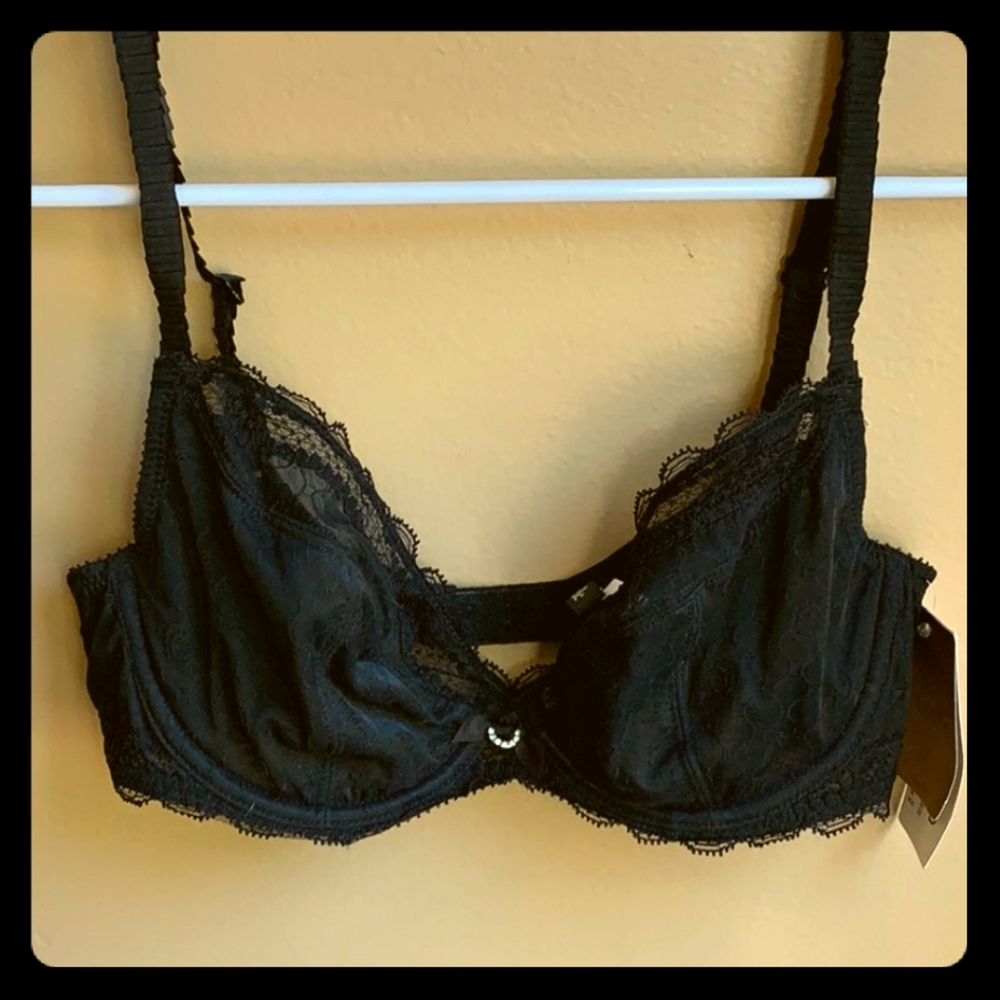 NWT Chantelle Black Lace Bra
